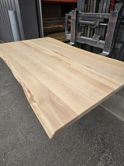 Table en érable type live edge 40x70