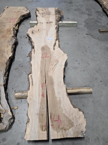 Table en bois massif et métal, design industriel sur mesure pour salle de réunion ou bureau