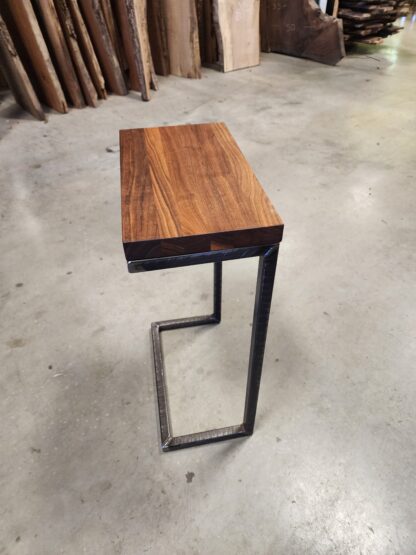 Patte "C" pour table de bout de divan